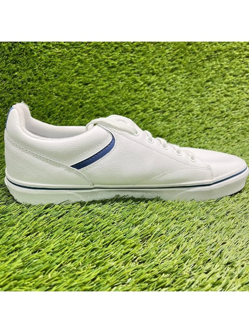 Vans Seldan Low Womens Size 11 White Blue Athletic Leather Skate Shoes Sneakers